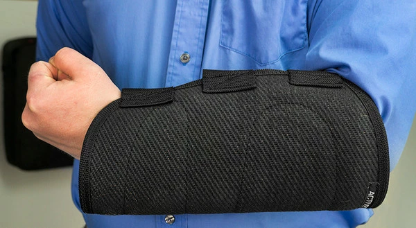 Heavy Padded Gauntlet - Image 2